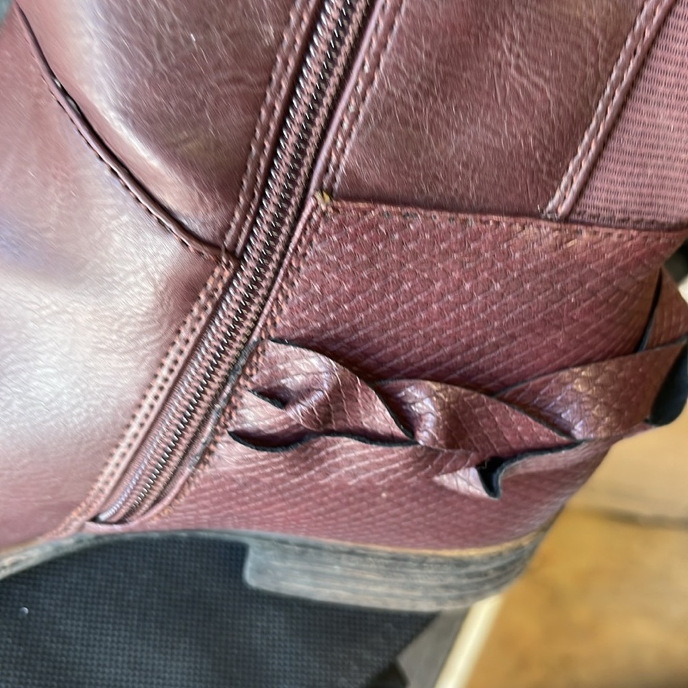 6 1/2 W Women's Tall Leather Boots - Burgundy - Picture 5 of 11